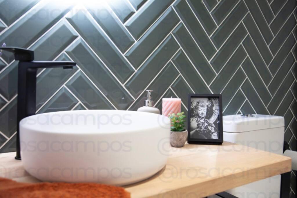 Al5 Seaside Bliss-Stylish Loft Steps From Malvarrosa 瓦伦西亚 外观 照片