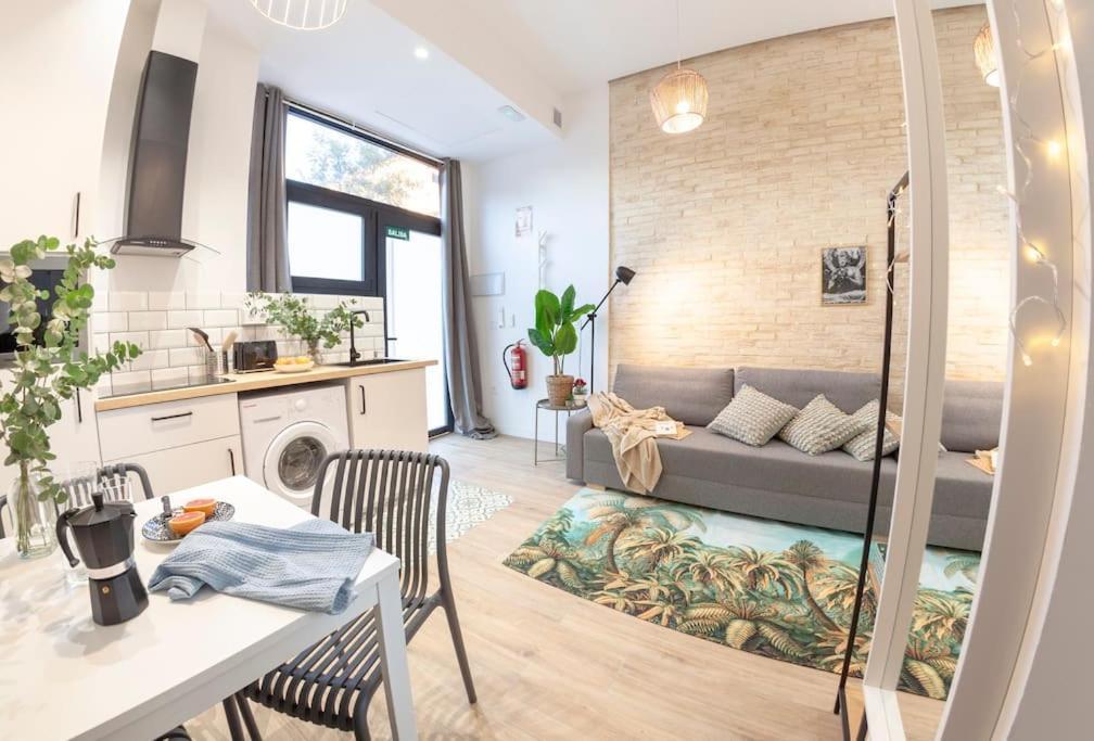 Al5 Seaside Bliss-Stylish Loft Steps From Malvarrosa 瓦伦西亚 外观 照片